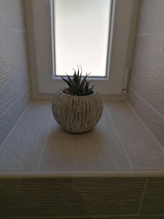 Hotel Entre Les 2 Roches Prissé 外观 照片