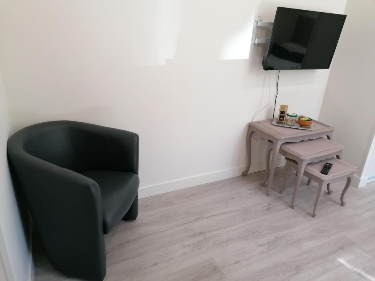 Hotel Entre Les 2 Roches Prissé 外观 照片