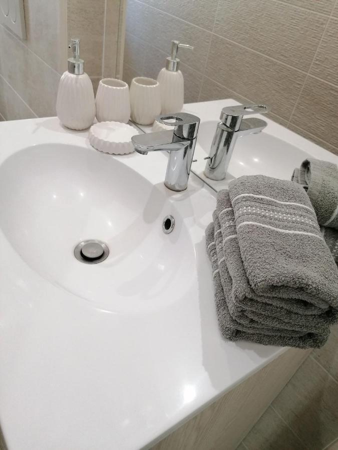Hotel Entre Les 2 Roches Prissé 外观 照片